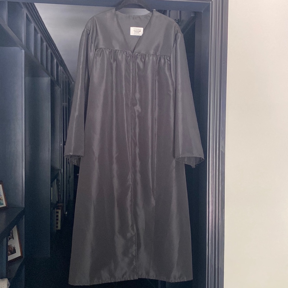 Graduation cap & gown black S 5’4” 5’5” 5’3” Halloween costume mens womens XS M